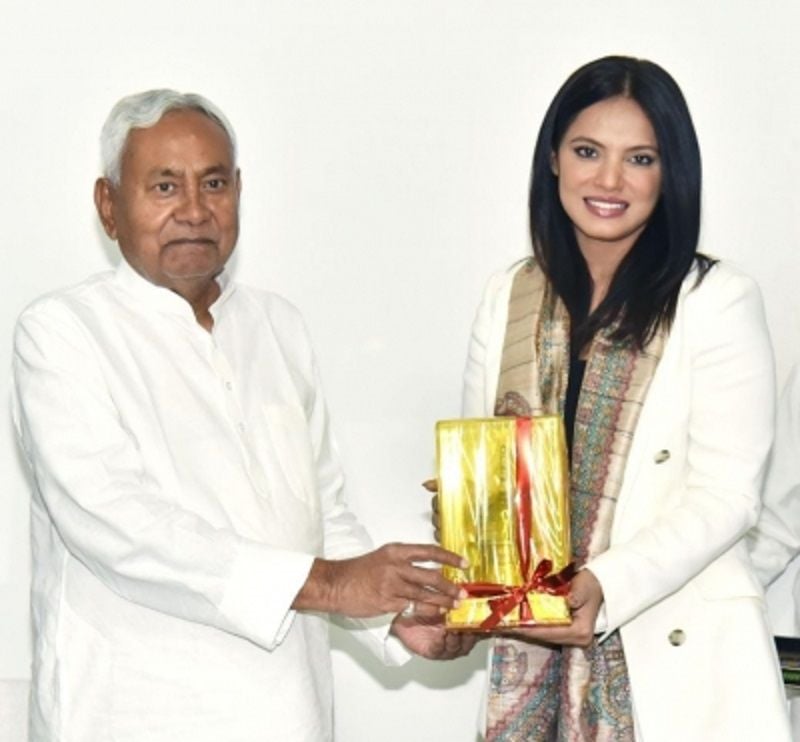 Neetu Chandra with CM Nitish Kumar
