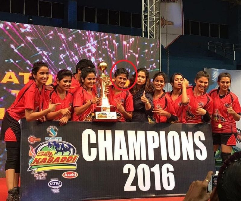 Neha Chowdary holding the Celebrity Kabaddi League trophy