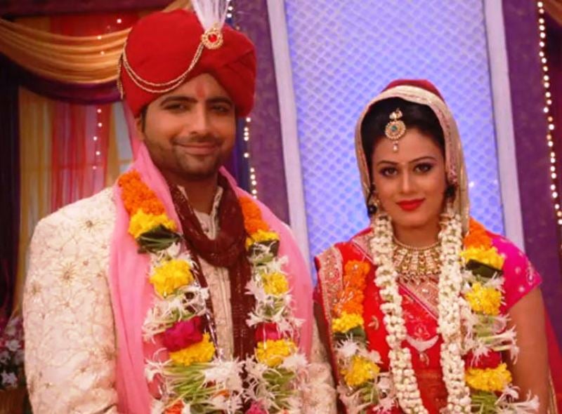 Nikhil Arya as Dr Watan Bachcha Singh in Yeh Dil Sun Raha Hai (2014)