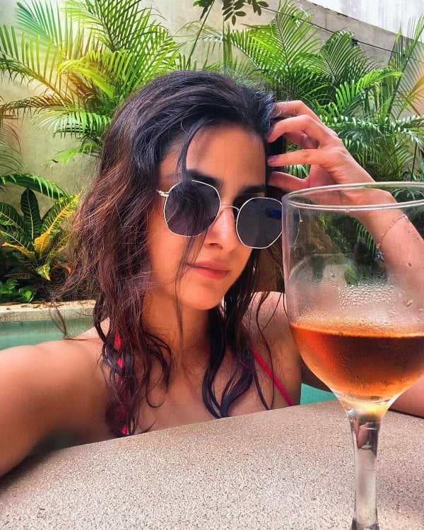 Nikita Luther, having rosé