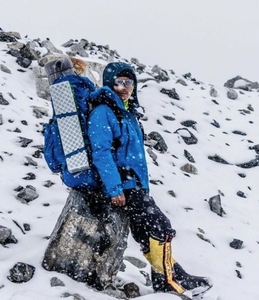 Nima Rinji Sherpa during his climb at the Mount Cho-Oyu (2023)