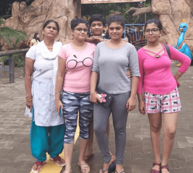 Nisha Dubey with her Family