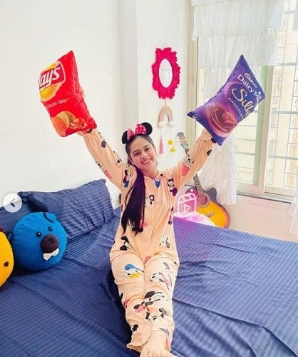 Nitanshi Goel with her soft toys