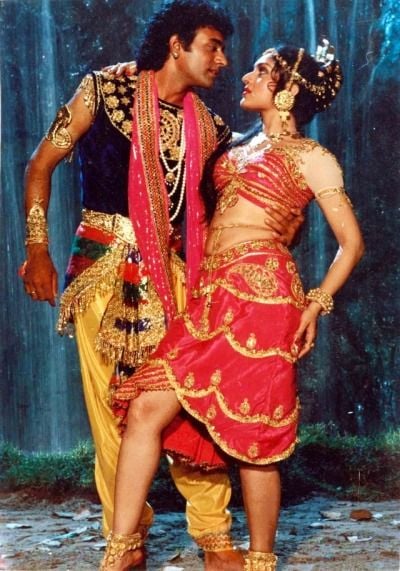 Nitish Bharadwaj with Meenakshi Seshadri in a still from Nache Nagin Gali Gali
