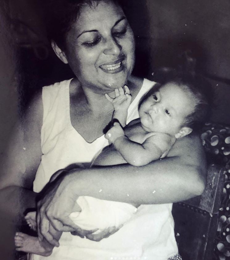 Odalys Ramírez in childhood with her mother