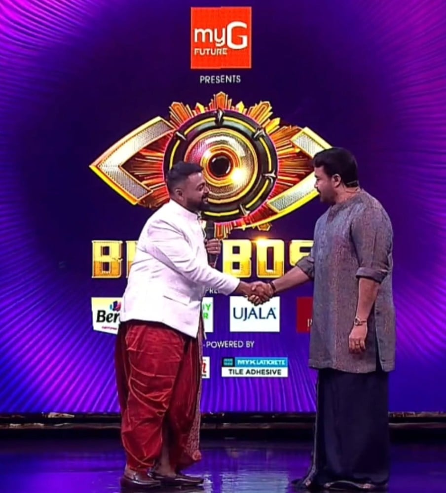 Oneal Sabu with Mohanlal on the set of Bigg Boss Malayalam Season 7