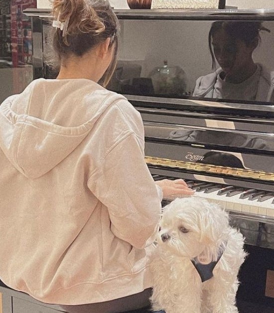 Pashmina with her pet dog