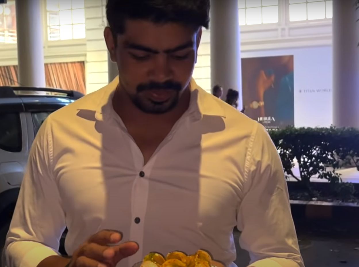 Pawan Sehrawat enjoying street food
