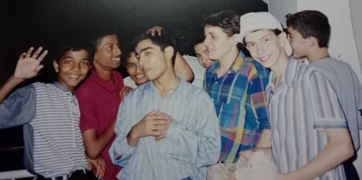 Pentala Harikrishna with his fellow chess players