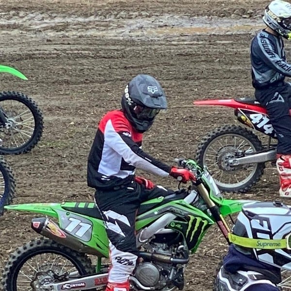 Photo of Carlos Caramelo Cruz while riding a rally bike