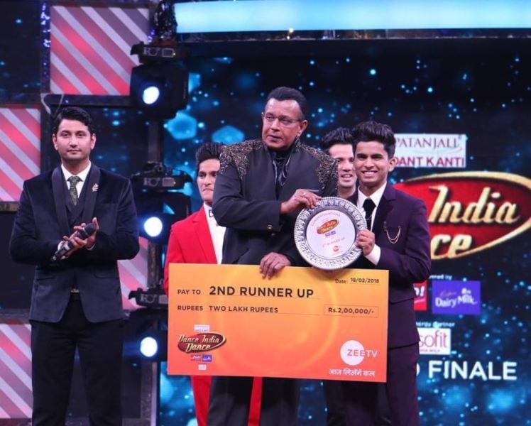 Piyush Gurbhele awarded as the second runner-up at the dance show 