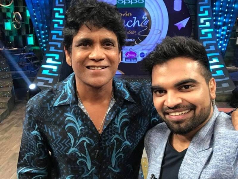 Pradeep Machiraju with Nagarjuna on the show 