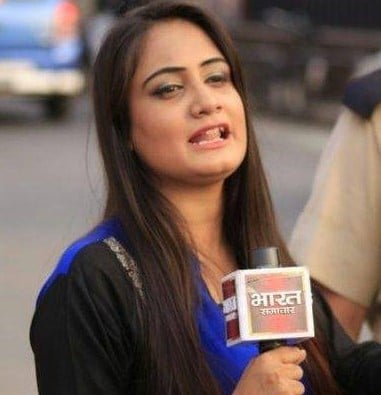 Pragya Mishra while reporting for Bharat Samachar