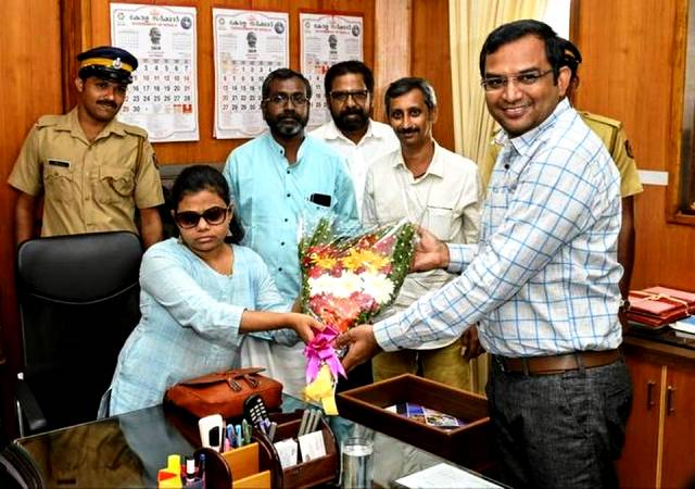 Pranjal Patil taking charge as Sub Collector