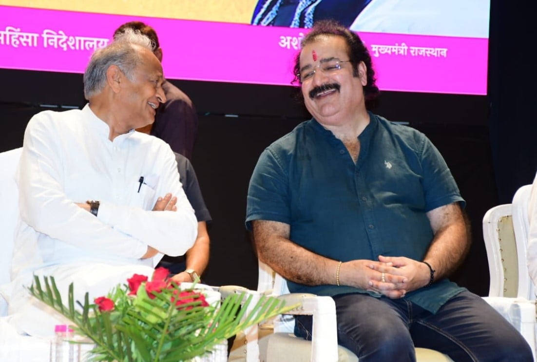 Pratap Singh Khachariyawas with Ashok Gehlot (left)