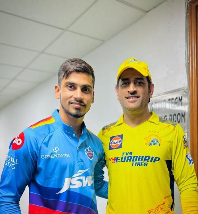 Pravin Dubey with Mahendra Singh Dhoni