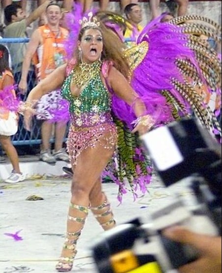 Preta Gil while performing a show in 2007