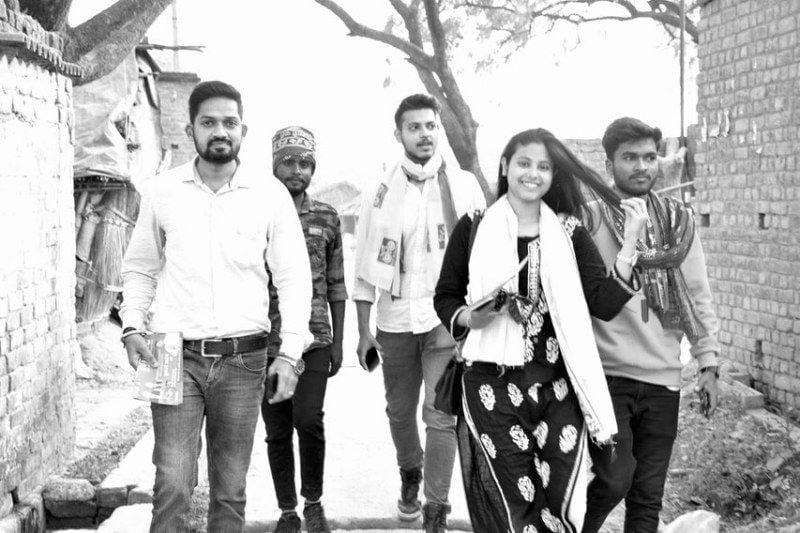 Priya Saroj while campaigning as a Samajwadi Party supporter in Kerakat, Uttar Pradesh, for the 2022 Uttar Pradesh Legislative Assembly elections