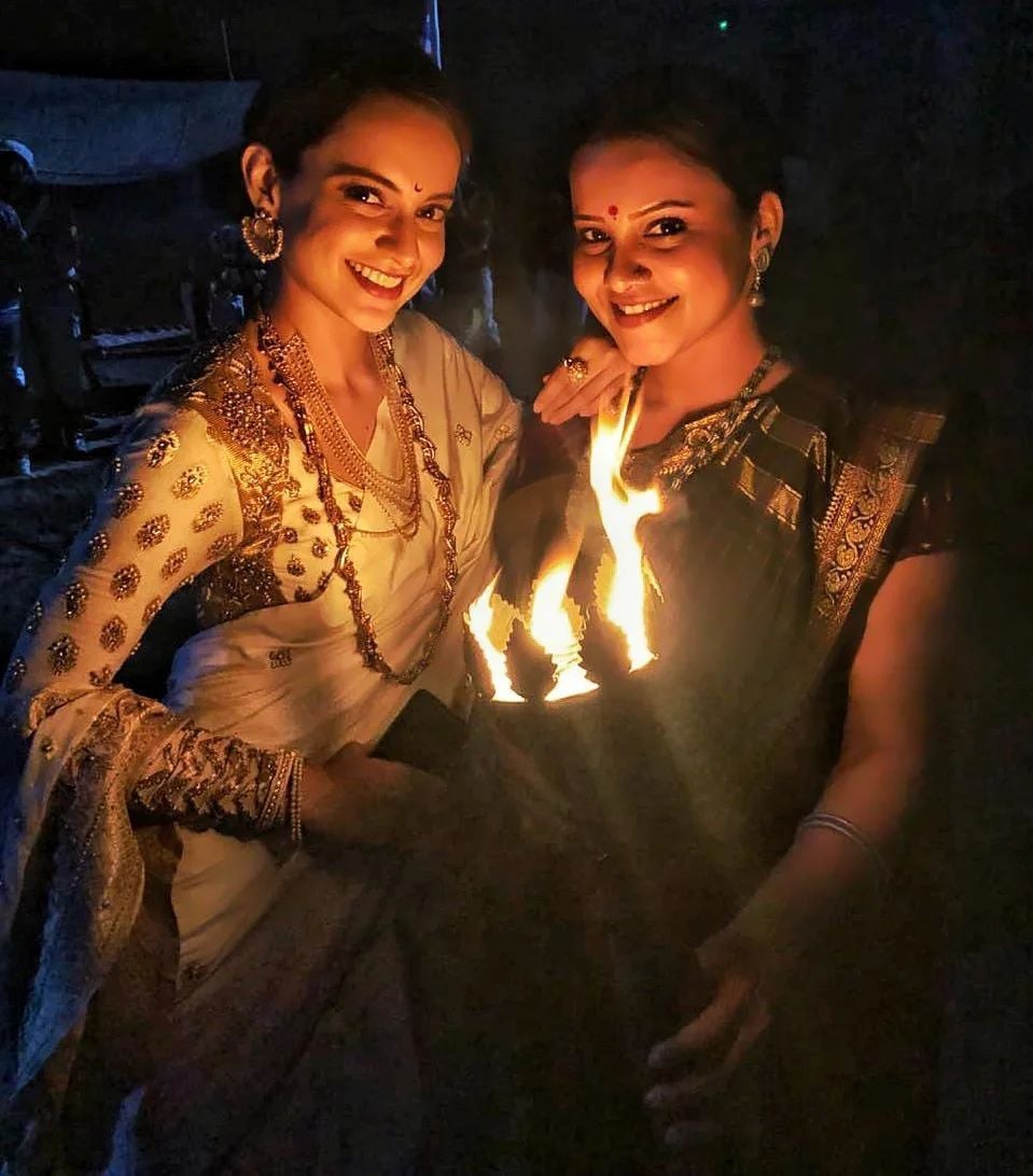 Priya with Kangana during the shoot of Manikarnika