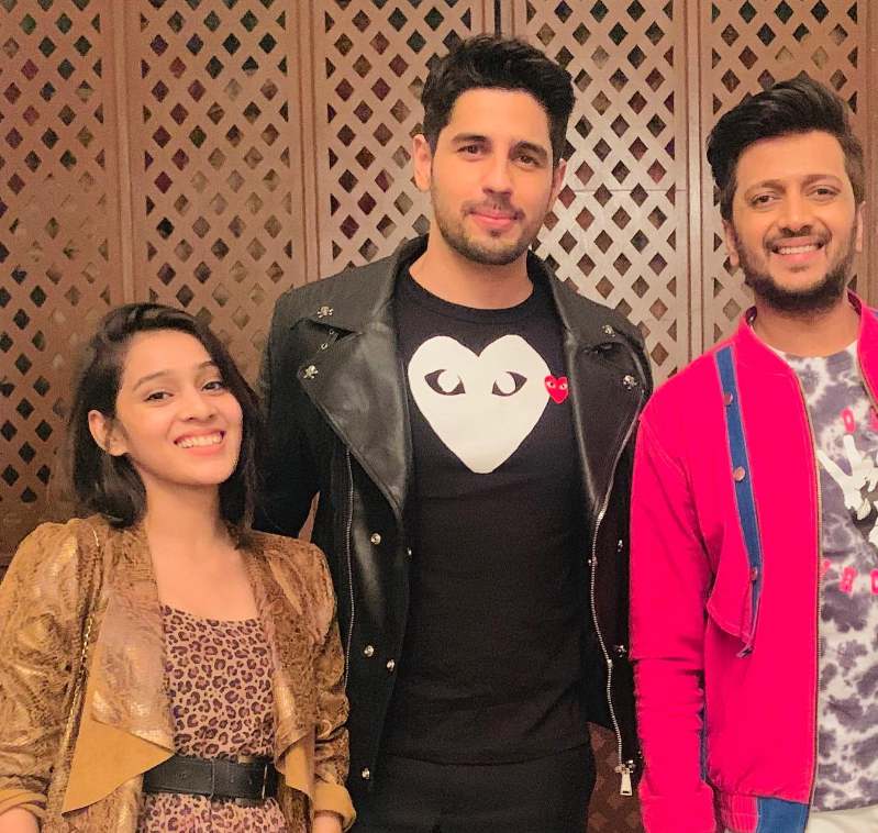 RJ Mahvash with Siddharth Malhotra and Ritiesh Deshmukh