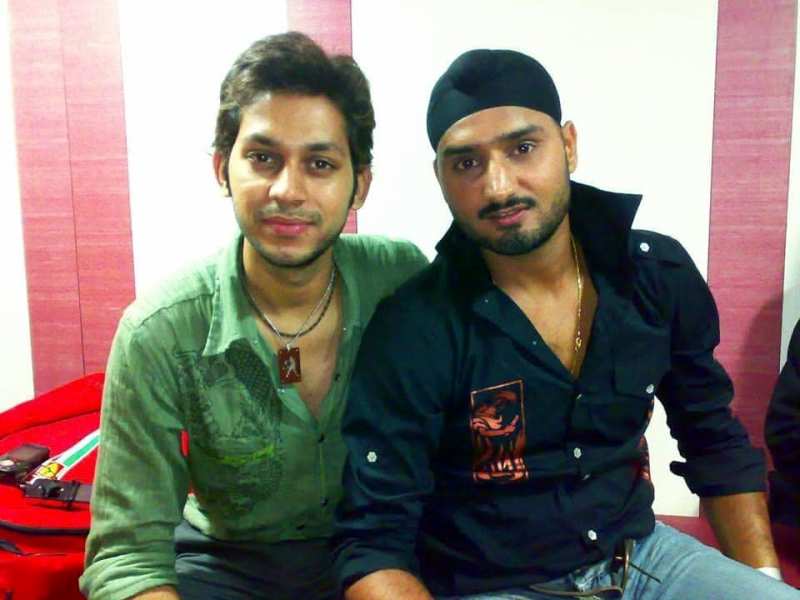 Raaj Shaandilyaa with Harbhajan Singh (right)