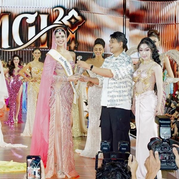 Rachel Gupta while receiving the Grand Pageant’s Choice Award at the 12th Miss Grand International