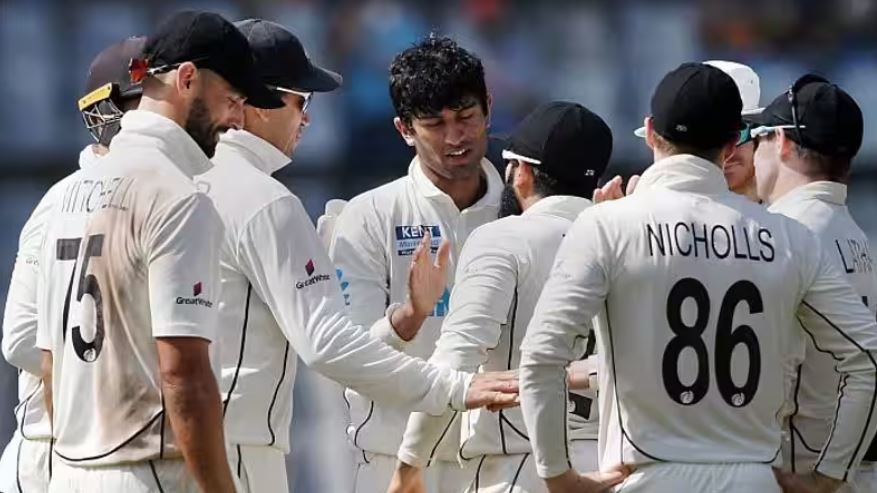 Rachin Ravindra with his team during a Test match