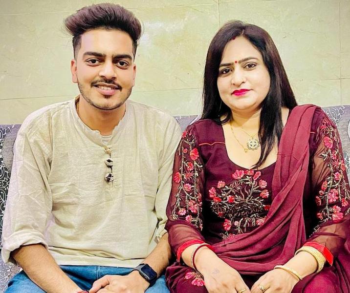 Rachit Rojha with his mother