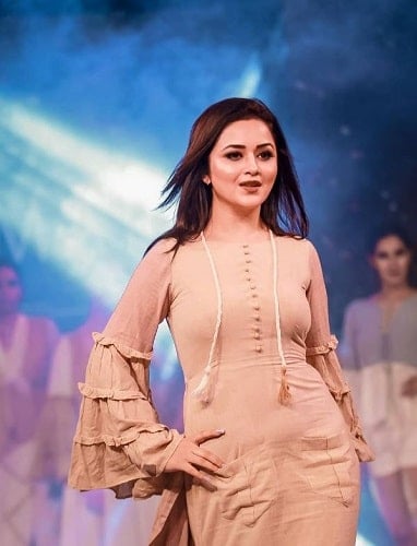 Ragini Nandwani in a fashion show