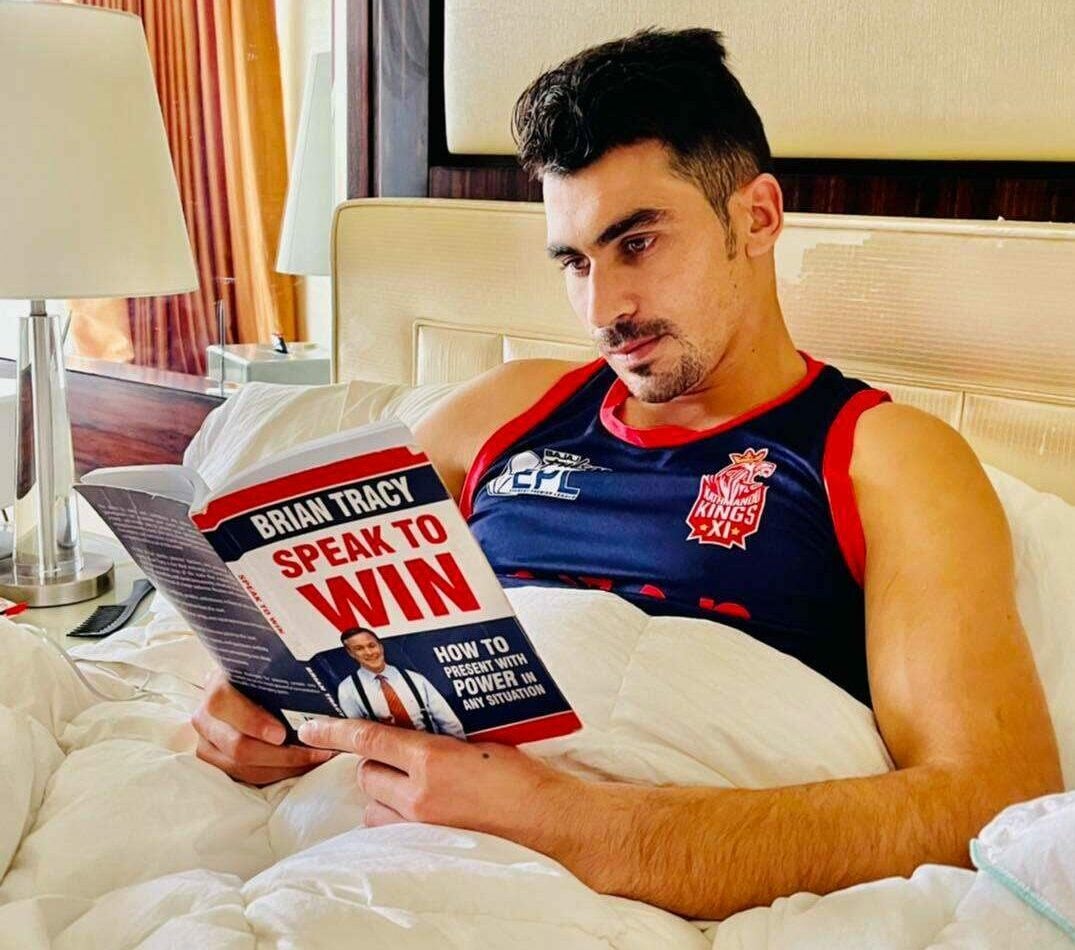 Rahmanullah Gurbaz reading Brian Tracy