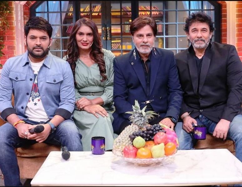 Rahul Roy with Anu Aggarwal, Deepak Tijori, and Kapil Sharma