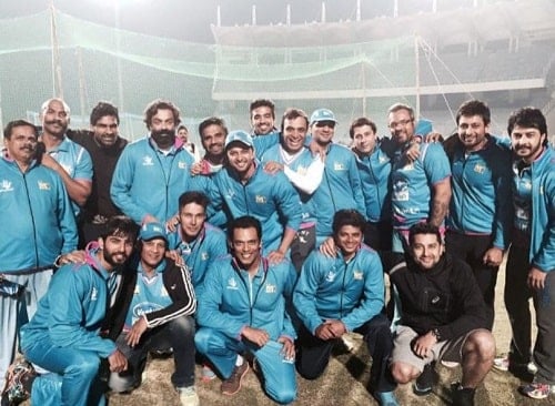 Rajneesh Duggal with Celebrity Cricket League team