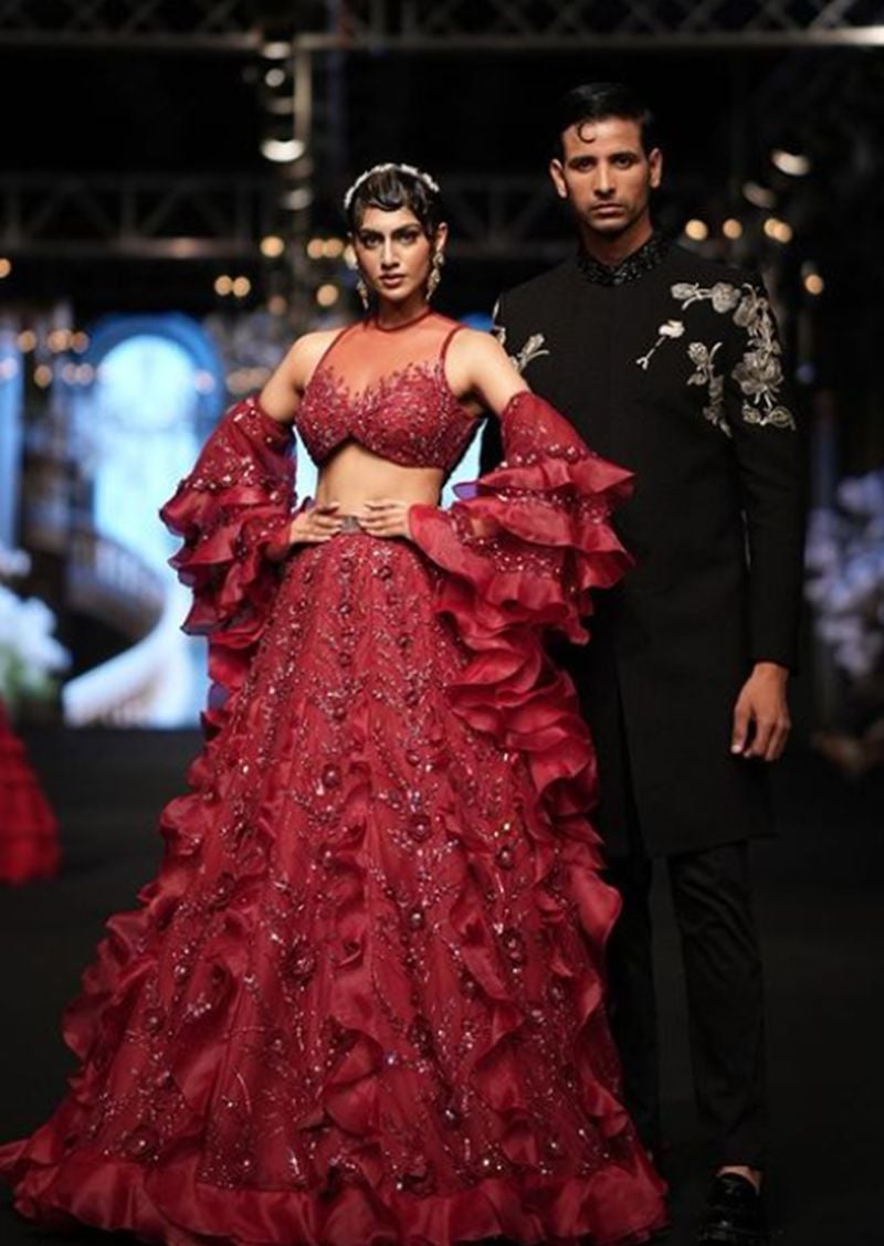 Rajvi Brahmbhatt walking ramp for Neeta Lulla