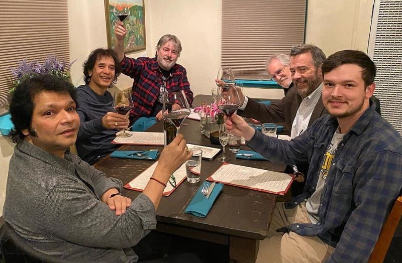 Rakesh Chaurasia enjoying alcohol with his friends