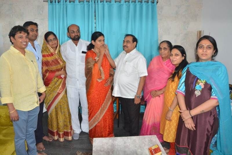 Raksha Khadse celebrating with her family after getting re-elected as Member of Parliament (2019)