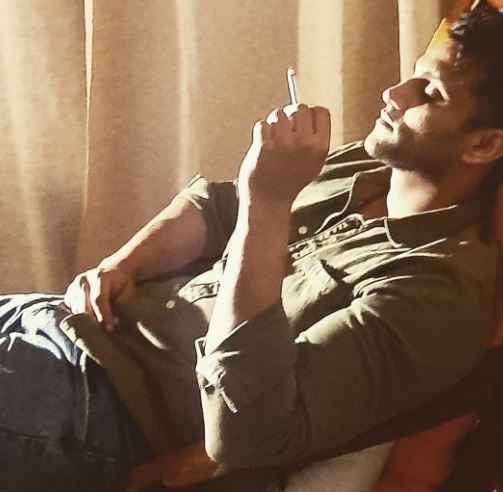 Ram Yashvardhan smoking