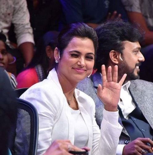 Ramya Pandian Judging a Show