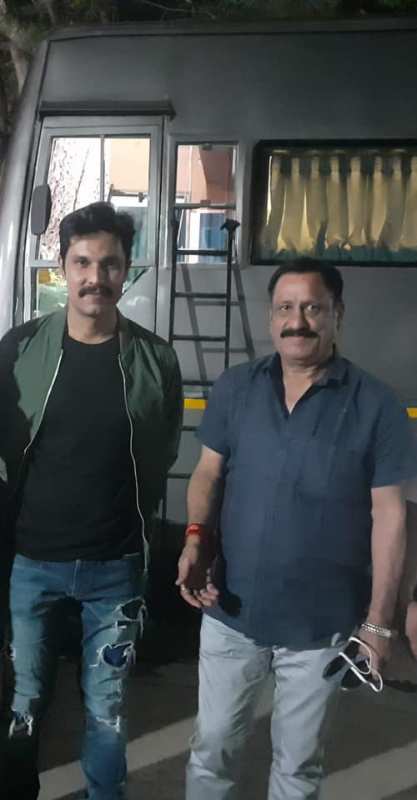 Randeep Hooda with Avinash Mishra posing for a photo