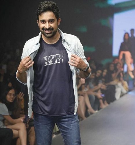 Rannvijay Singha walking the ramp in a fashion show
