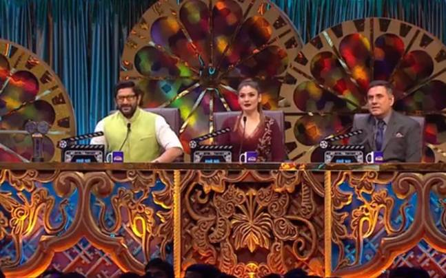 Raveena Tandon judging the show Sabse Bada kalakaar