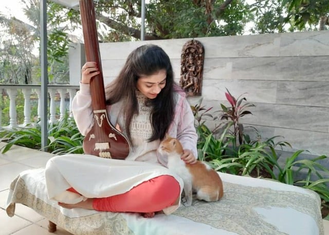 Reeva Rachh with her pet cat