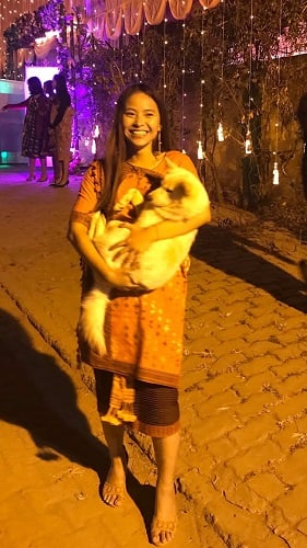 Rengsajir Kilingpi with a dog