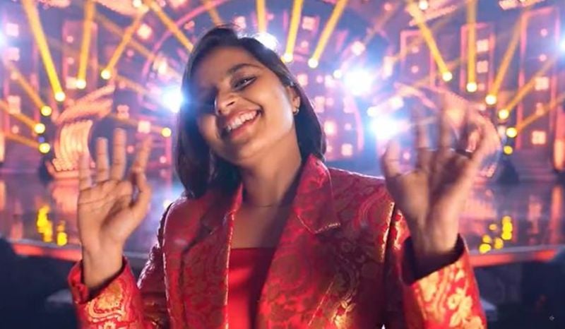 Resmin Bai on Bigg Boss stage