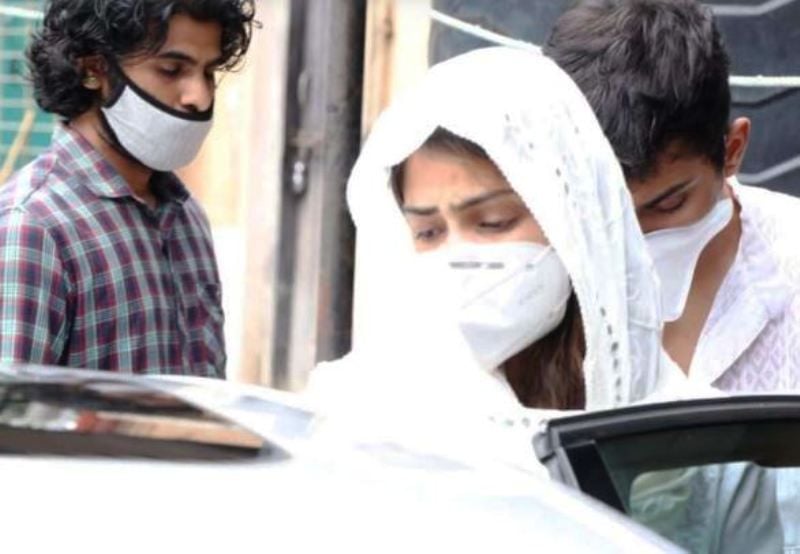 Rhea Chakraborty at the Hospital Where Sushant Singh Rajput