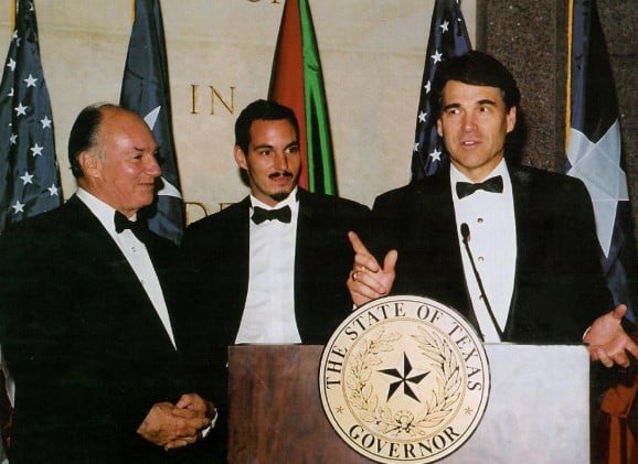 Rick Perry while hosting Mawlana Hazar Imam, His Highness the Aga Khan, and Prince Rahim (2002)