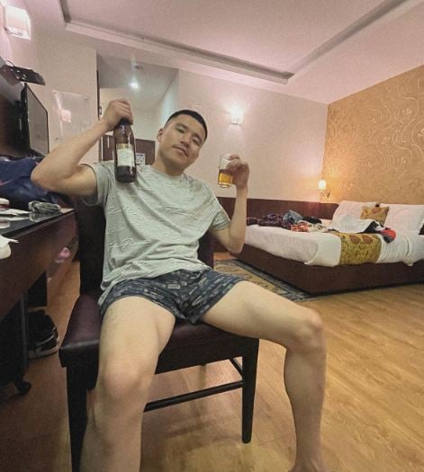 Rigden Nadik Bhutia consuming alcohol