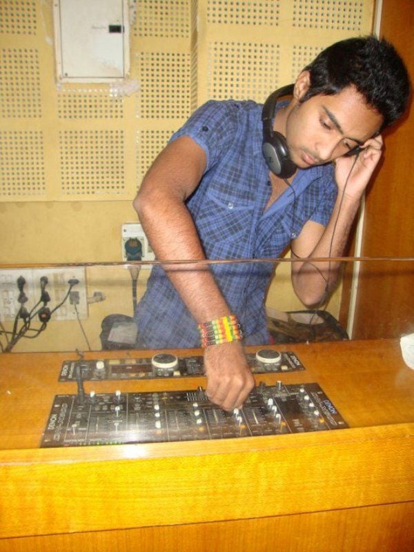 Rinosh George working as a DJ