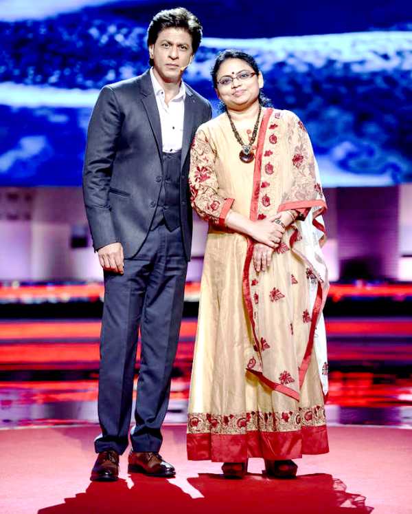 Ritu Karidhal with Shah Rukh Khan