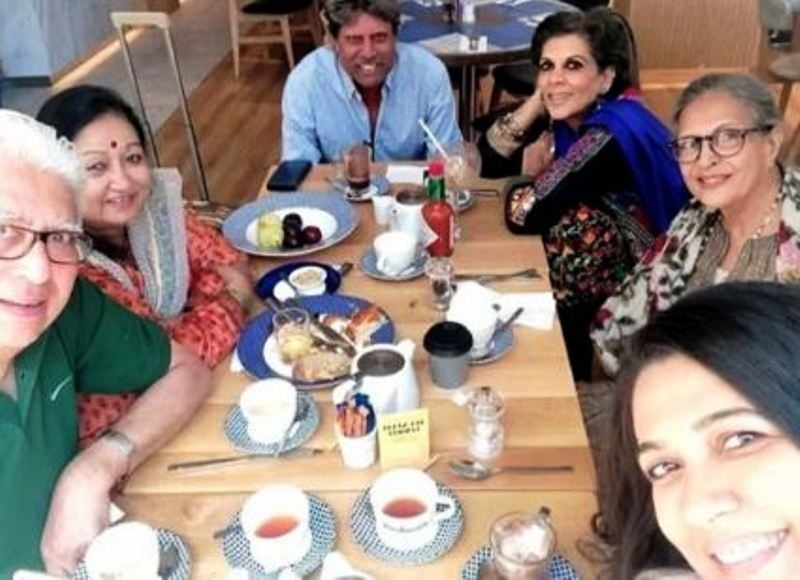 Romi Bhatia with Her Family