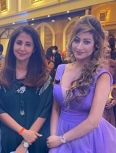 Roshni Kapoor with Urmila Matondkar